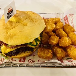Smashburger - Single bacon smash with tots