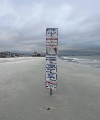 Undertow Beach Bar by null