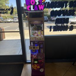 Claw machine is super fun and easy to win!