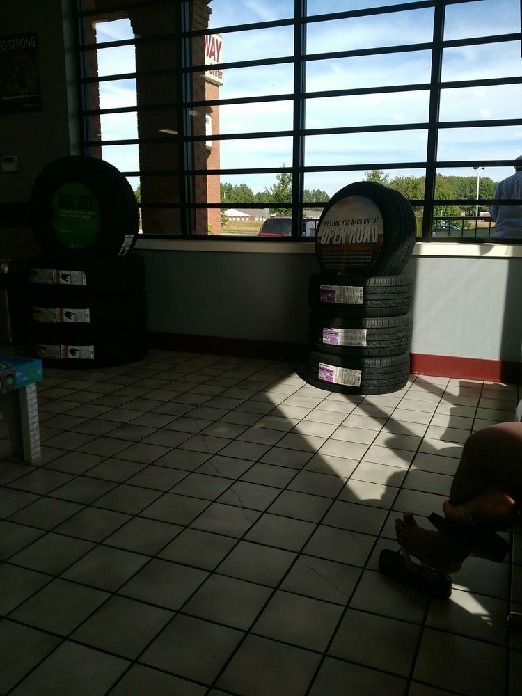 GATEWAY TIRE & SERVICE CENTER Updated September 2024 14 Reviews 6915 E Raines Rd, Memphis