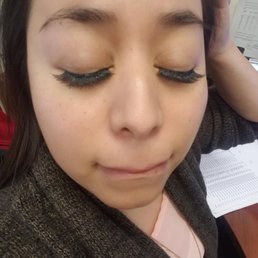 Clarissa is awesome! she transformed my eye's into beautiful butterflies. LOL! but foreal, so fast and easy. loved it here. thanks!!!