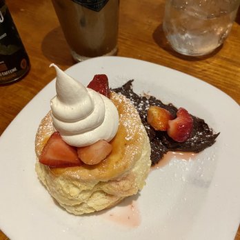 Cast Iron Kitchen - Sweet biscuit - Southern Near Me - Wilmington, North Carolina Cast Iron Kitchen - Sweet biscuit - Southern Near Me - Wilmington, North Carolina