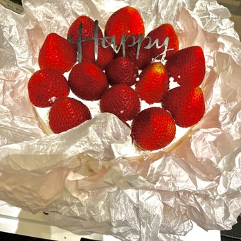 Bakelab - Custom Strawberry shortcake - Coffee & Tea Near Me - Urbana, Illinois