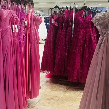 Dillard's Clearance Center - Department Stores Near Me - Kenner, Louisiana
