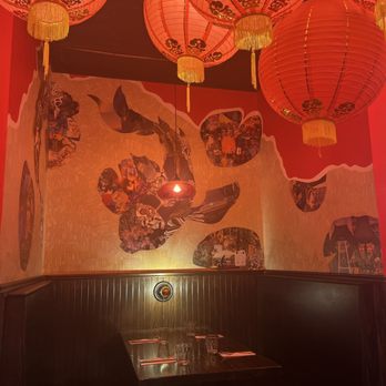 Big Trouble - Booth - Noodles Near Me - Hattiesburg, Mississippi