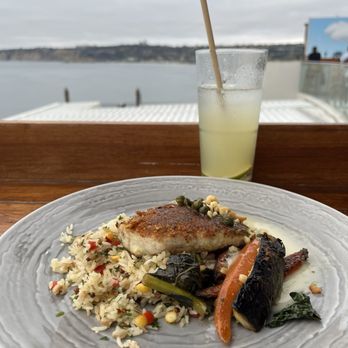Duke's La Jolla - New American Near Me - La Jolla, California