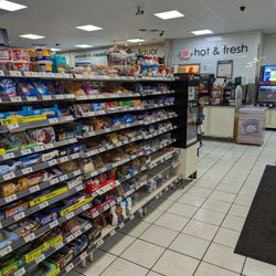 7-Eleven - Inside
