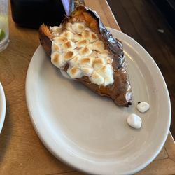 Sweet potato with marshmallows and caramel sauce
