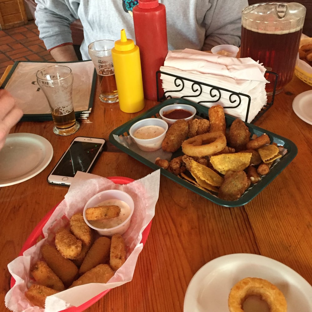 AROUND THE CORNER PUB 25 Reviews Pubs 2633 Railroad St, Mercer