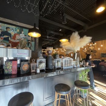 Queens Breakfast Cocktails - Cocktail Bars Near Me - Calgary, Alberta Queens Breakfast Cocktails - Cocktail Bars Near Me - Calgary, Alberta
