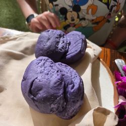 Ube rolls!