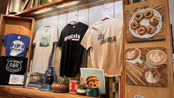 Pip's Original Doughnuts & Chai by null