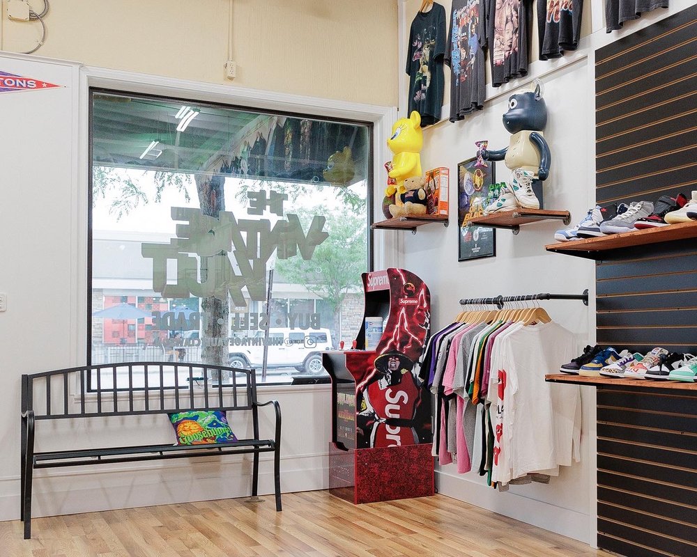 THE VINTAGE VAULT CLAWSON Updated September 2024 38 E 14 Mile Rd