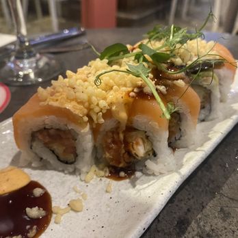 Goen Dining + Bar - Pink Dragon Firecracker Roll - Pan Asian Near Me - Kailua, Hawaii