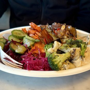 Brassica - Veggies and Hummus Meal - Mediterranean Near Me - Upper Arlington, Ohio