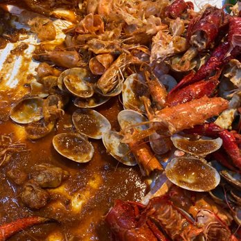 Seafood and Crawfish - Spent nearly 200$ and it was garbage!!! Clams had no clams inside! Out of 2lbs we had like 3 with meat! Garbage - Seafood Near Me - Riverside, California