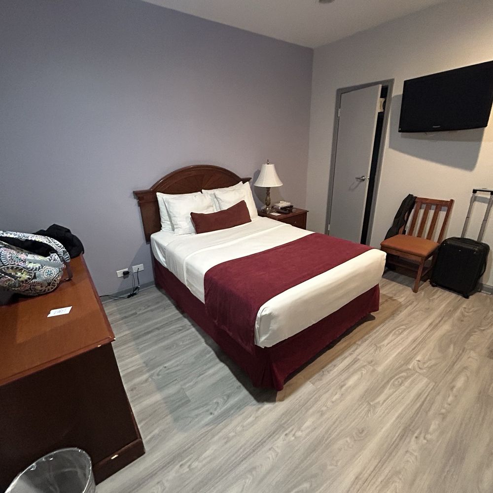 Hotel St James - Standard room - Hotels Near Me - New York, New York Hotel St James - Standard room - Hotels Near Me - New York, New York