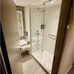 Clayton Hotel Ballsbridge - Restroom