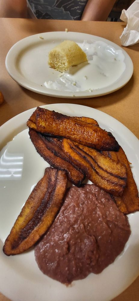 El Rey Pupusas Tacos y Mas
