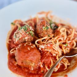 Enzo's Bistro and Bar - Spaghetti with Meatballs
