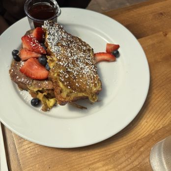 Sam's Log Cabin - Sourdough French Toast - Breakfast & Brunch Near Me - Albany, California Sam's Log Cabin - Sourdough French Toast - Breakfast & Brunch Near Me - Albany, California