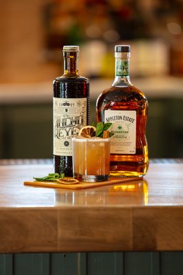 The Common Bar by null