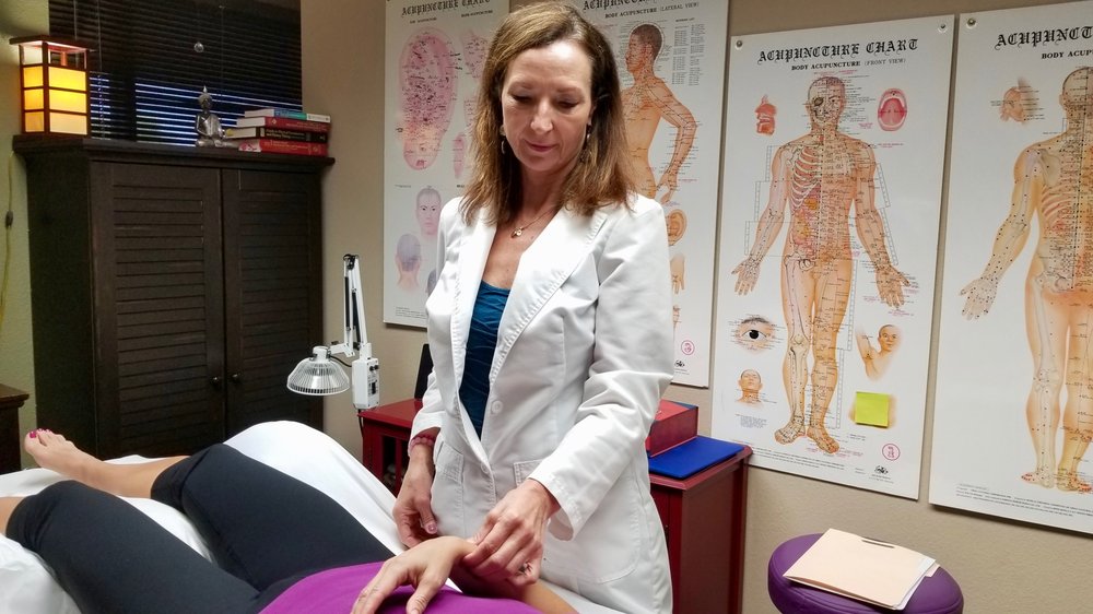 Harter Acupuncture Center Logo