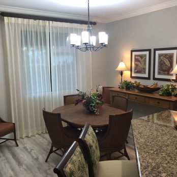 Naples Bay Resort - Dining room - Resorts Near Me - Naples, Florida