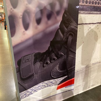 Nike Clearance Store - Niagara Falls - Outlet Stores Near Me - Niagara Falls, New York Nike Clearance Store - Niagara Falls - Outlet Stores Near Me - Niagara Falls, New York