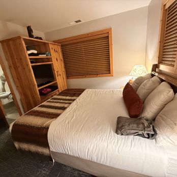 RedWolf Lakeside Lodge - Hotels Near Me - Kings Beach, California RedWolf Lakeside Lodge - Hotels Near Me - Kings Beach, California