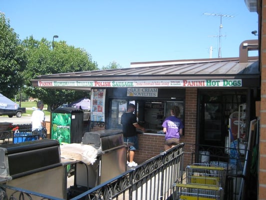 Tenuta's Deli by null