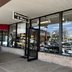 Birkenstock & More - Outside