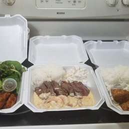 Left to right-NY steak w/breaded oysters, sirloin steak w/ shrimp scampi,garlic Ahi w/ roasted pepper sauce. Delicious! @North Shore Grinds Left to right-NY steak w/breaded oysters, sirloin steak w/ shrimp scampi,garlic Ahi w/ roasted pepper sauce. Delicious! @North Shore Grinds