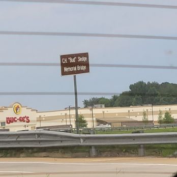 Buc-ee’s - Bucees from the road - Gas Stations Near Me - Fort Valley, Georgia