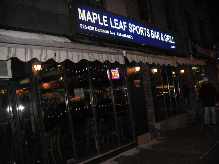 MAPLELEAF SPORTS BAR & GRILL Updated September 2024 828 Danforth