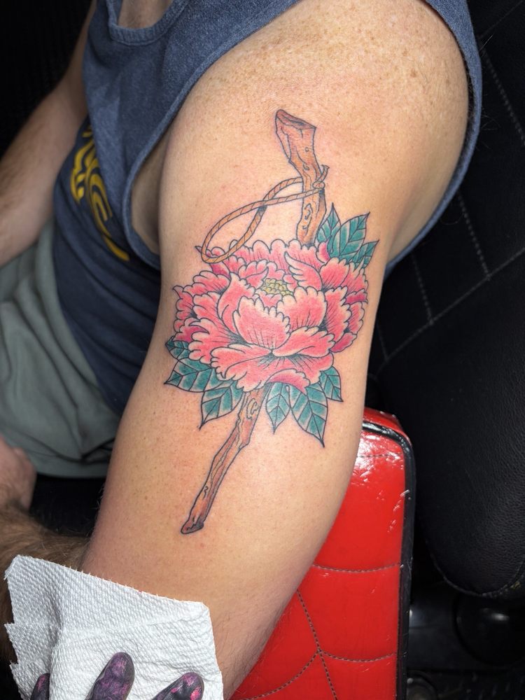 Big Iron Tattoo & Piercing Logo