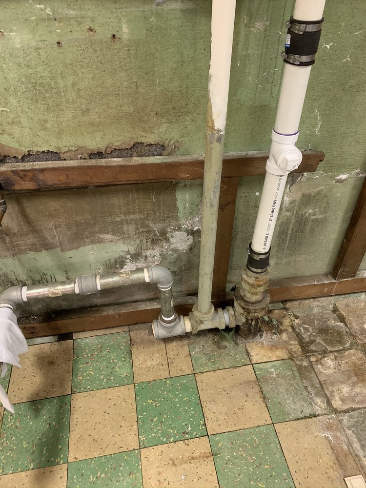 Slide of RH Emergency plumbing & construction