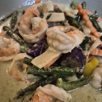 Roong Aroon Thai Cafe - Shrimp green curry - Thai Near Me - Lutz, Florida Roong Aroon Thai Cafe - Shrimp green curry - Thai Near Me - Lutz, Florida