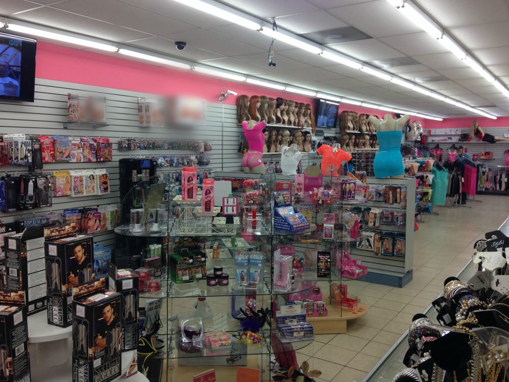 LOVE SHACK Updated September 2024 1460 Interstate Dr, Cookeville