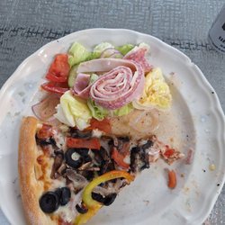 Holiday Restaurant - Vegetarian pizza and Antipasto