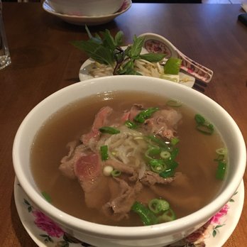 Restaurant Pho Mylys - Tiny raw beef pho portion, from the $8.50 lunch menu - Vietnamese Near Me - Montreal, Quebec Restaurant Pho Mylys - Tiny raw beef pho portion, from the $8.50 lunch menu - Vietnamese Near Me - Montreal, Quebec