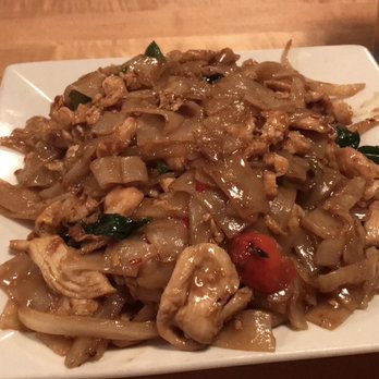 Mint Thai Kitchen - Chicken Pad Kee Mao (Medium Spicy) - Thai Near Me - Houston, Texas
