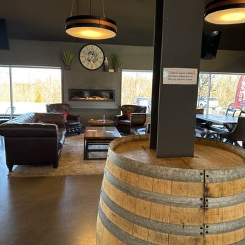 1623 Brewing - 1623' lounge area - Breweries Near Me - Eldersburg, Maryland