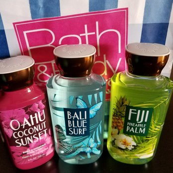 Bath & Body Works - Tropical scented body wash/shower gel - Cosmetics & Beauty Supply Near Me - San Diego, California Bath & Body Works - Tropical scented body wash/shower gel - Cosmetics & Beauty Supply Near Me - San Diego, California