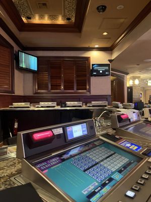 Shutters Bar by null