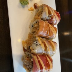 Akashi Asian & Sushi Bar - A & M roll