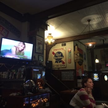 Ivanhoe Pub & Eatery - American Near Me - Racine, Wisconsin