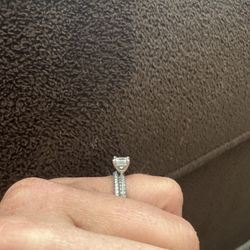 Lara Jewelers - See? Nice and straight!