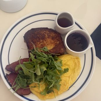 Westman Cafe - French Toast with Bacon and Eggs - Cafes Near Me - Urban Honolulu, Hawaii