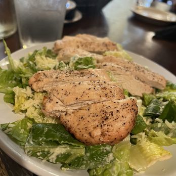 Ippolito's Trattoria - Cesar salad with chicken - Italian Near Me - Sacramento, California